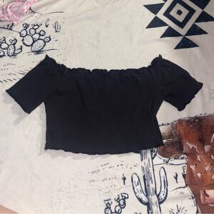 SHEIN BLACK CROP TOP